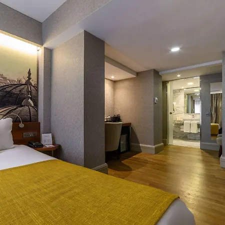 Hotel Ramada By Wyndham Grand Bazaar