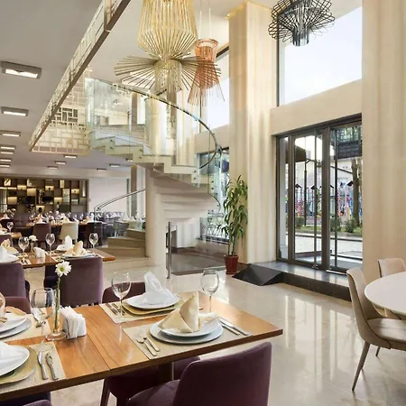 Hotel Ramada By Wyndham Grand Bazaar