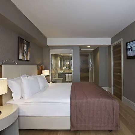 Hotel Ramada By Wyndham Grand Bazaar
