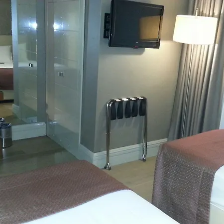Ramada By Wyndham Grand Bazaar Hotel 4*