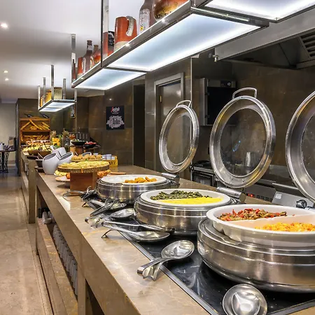 Hotel Ramada By Wyndham Grand Bazaar 4*