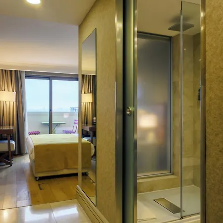 Hotel Ramada By Wyndham Grand Bazaar