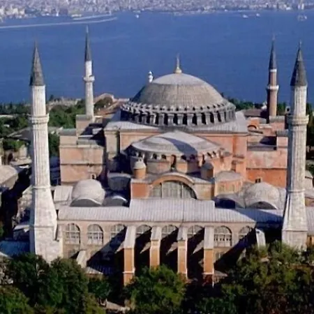 Hotel Ramada By Wyndham Grand Bazaar 4*