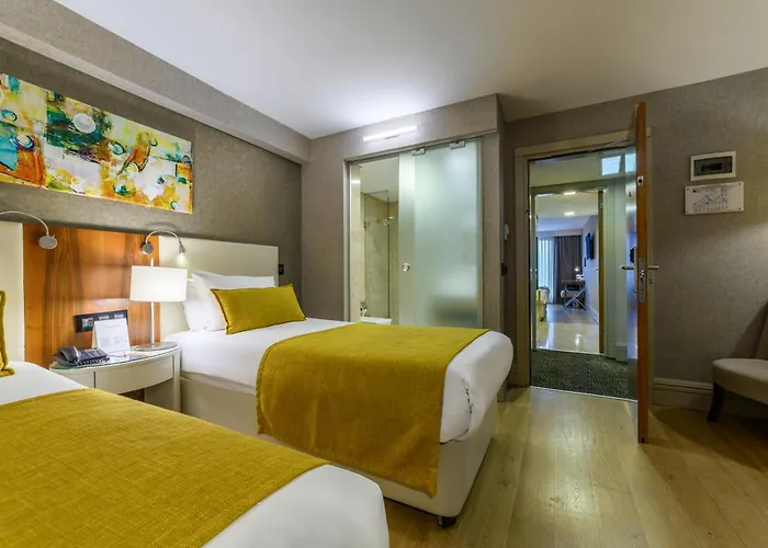 Hotel Ramada By Wyndham Grand Bazaar 4*