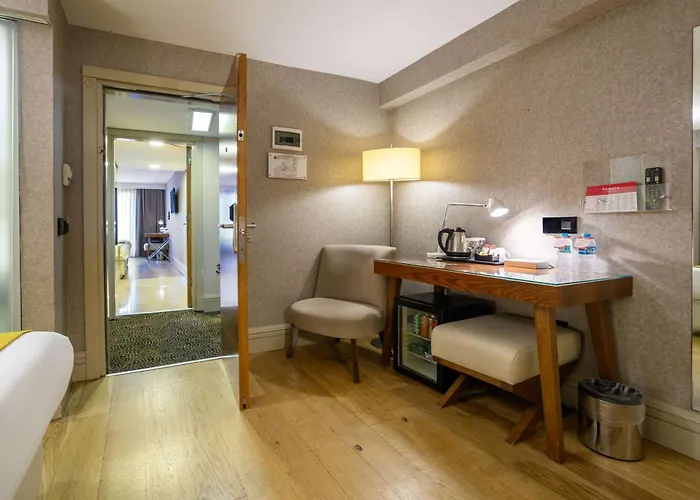 Hotel Ramada By Wyndham Grand Bazaar 4*