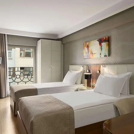 ホテル Ramada By Wyndham Grand Bazaar