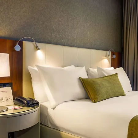 Ramada By Wyndham Grand Bazaar ホテル 4*