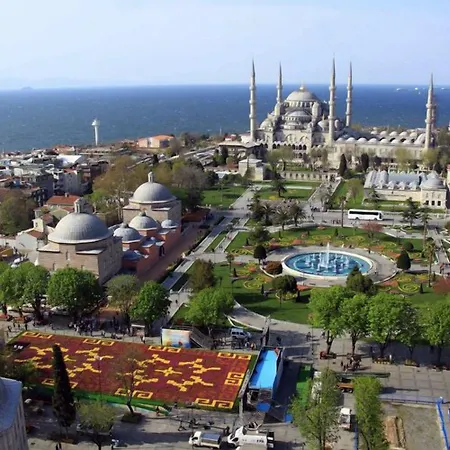Hotel Ramada By Wyndham Grand Bazaar 4*