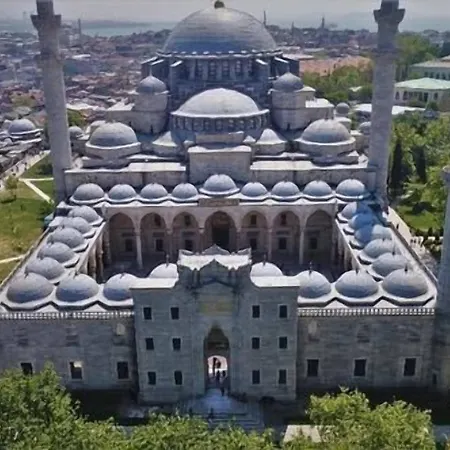Hotel Ramada By Wyndham Grand Bazaar 4*