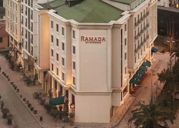 מלון Ramada By Wyndham Grand Bazaar