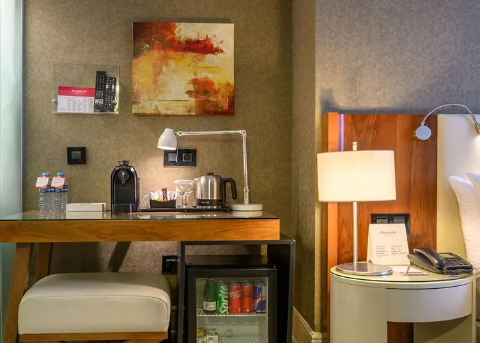 Ramada By Wyndham Grand Bazaar מלון