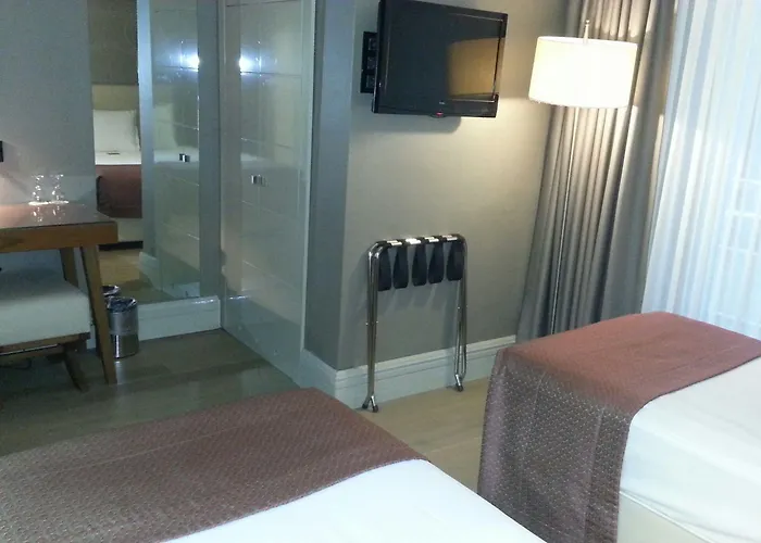 Ramada By Wyndham Grand Bazaar מלון 4*